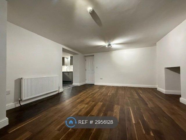 Bay View Road, Colwyn Bay LL29, 2 bed flat to rent, £800 pcm | PrimeLocation