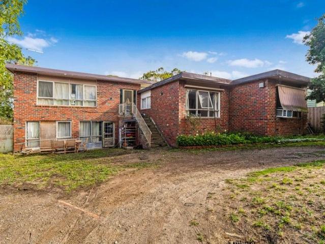Bay Views + 1308m² Block: Ultimate Renovator's Canvas