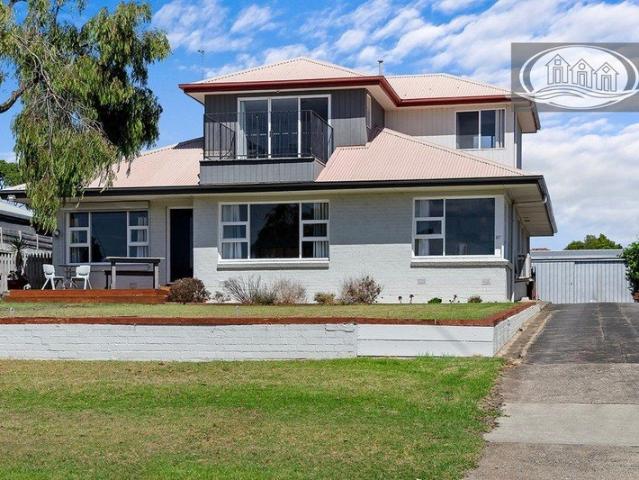 Bay Views, Big Sheds & Endless Possibilities