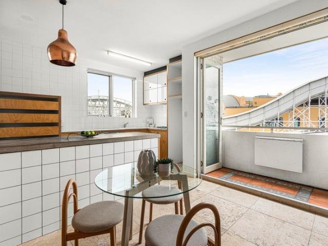 Bay Views, Luna Park Outlook & a Prime St Kilda Address