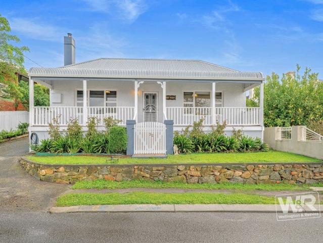 BAY VIEWS, TIMELESS CHARACTER & AN UNRIVALLED LIFESTYLE