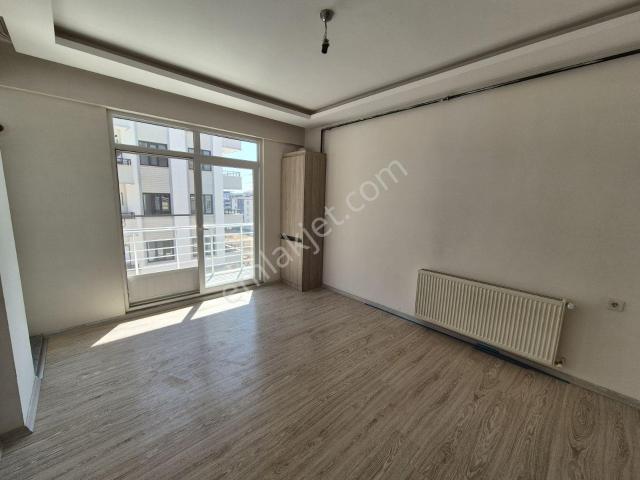 Bayar Gayrimenkulden 2+1 Eski Hastane Cadde Üstü Arakat Daire