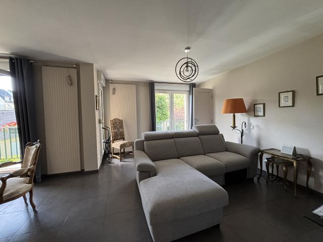 BAYEUX Résidence Marcel Dassault Bel appartement 5 pièces avec ascenseur, balcon Sud et double garage