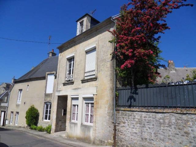 BAYEUX, rue du Petit Rouen, F2 en duplex au 1er étage