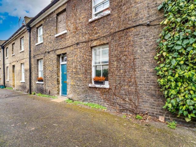 Bayham Street, London, NW1 4 bed house to rent £5,800 pcm £1,338 pw