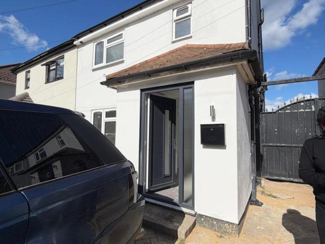 Baylis Road, Slough SL1, 5 bed semi detached house to rent, £5,000 pcm | PrimeLocation