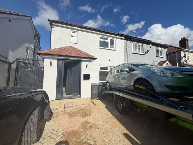 Baylis Road, Slough SL1, 5 bed semi detached house to rent, £5,000 pcm | PrimeLocation