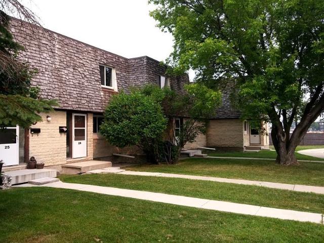 Baylor Place 3 Bedroom Home for Rent at 120 Baylor Ave, Winnipeg, MB R3T 3P4 Fort Richmond