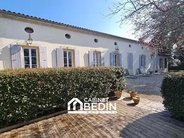 Bayon sur Gironde 33710 Achat / Vente maison 9 pièces t9 au dernier étage terrasse
