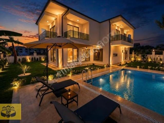 Bayram Hacılı'da 600 M2 Arsa İçinde 5+1 Sıfır Satılık Villa
