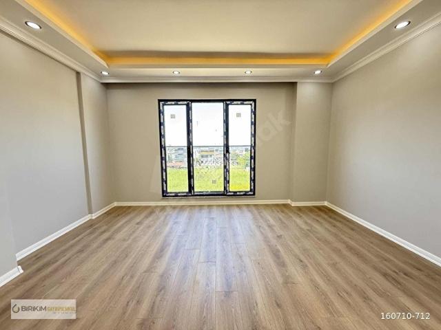 BAYRAMOĞLU MAHALLE SAHİLE YAKIN 2+1 90m ARAKAT ASANSÖRLÜ ARAKAT