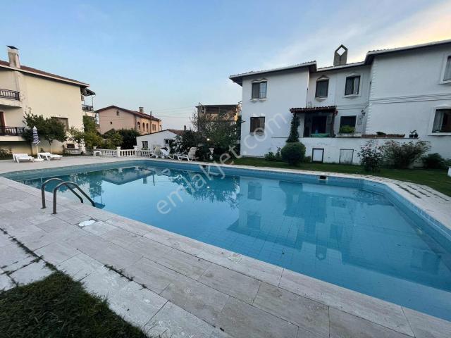 Bayramoğlu Kiralık Site İçi Havuzlu Eşyalı Vila 5+1