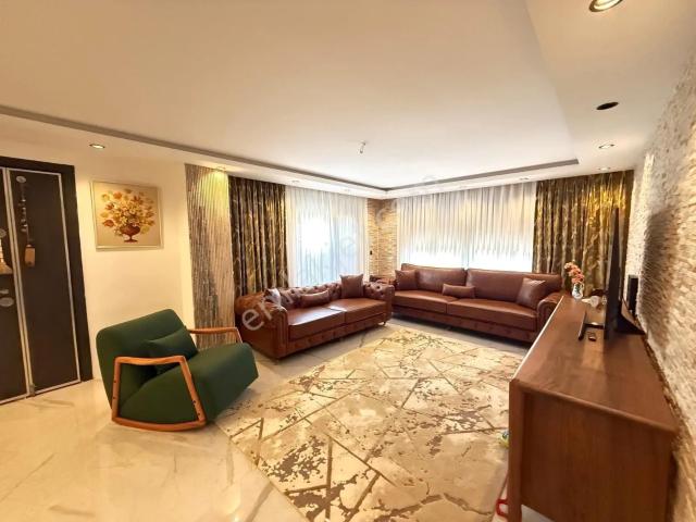 Bayramoğlu'nda İskanlı Satılık Müstakil Villa