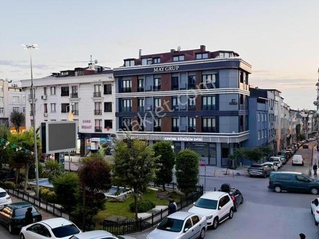 Bayrampaşa Muratpaşa'da Satılık 2+1 Daire, 100m², Cadde Üzeri