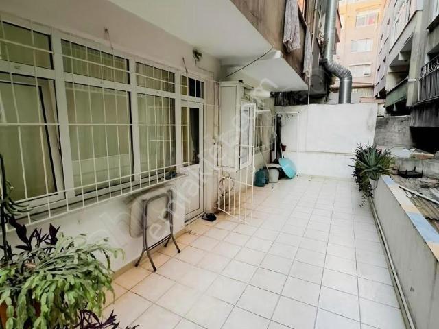 Bayrampaşa Muratpaşa'da Satılık 2+1 Daire, 80m², Merkezi Konum