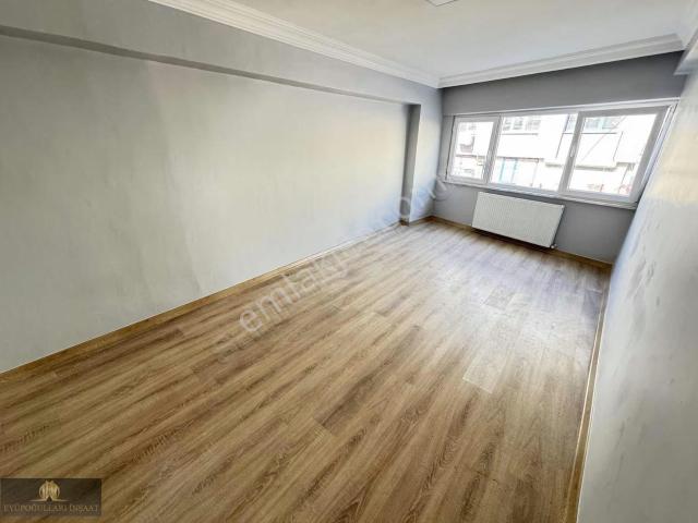 Bayrampaşa Merkezinde Satılık Ferah Daire