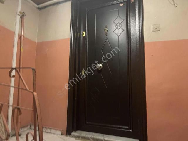 Bayrampaşa Altıntepsi Mah. Doğalgaz Yok Kiralık 2+1 Daire!