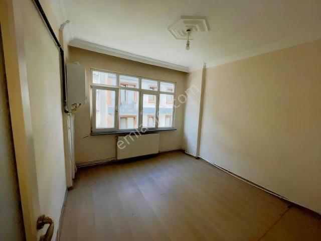 Bayrampaşa Altıntepsi Mahallesi 1+1 | 2. Kat Kiralık Daire !