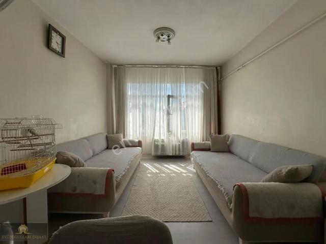 Bayrampaşa Bankalar Cad Üzerinde 1+1 Satılık 65 M2 Daire