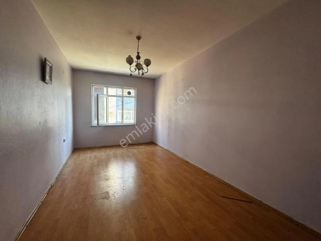 Bayrampaşa Cevatpaşa Mah. 2+1 Kiralık Daire