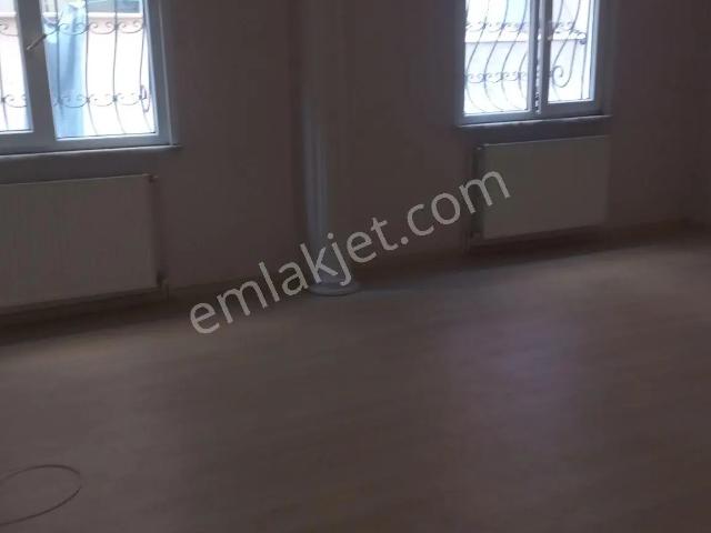 Bayrampaşa Çevik Arkası 2+1 Kiralk Daire memur