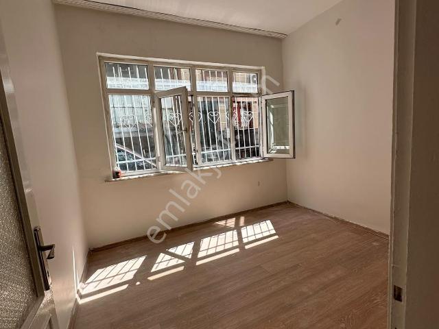 Bayrampaşa Vatan Mah. 1+1 Memura Kiralık Daire