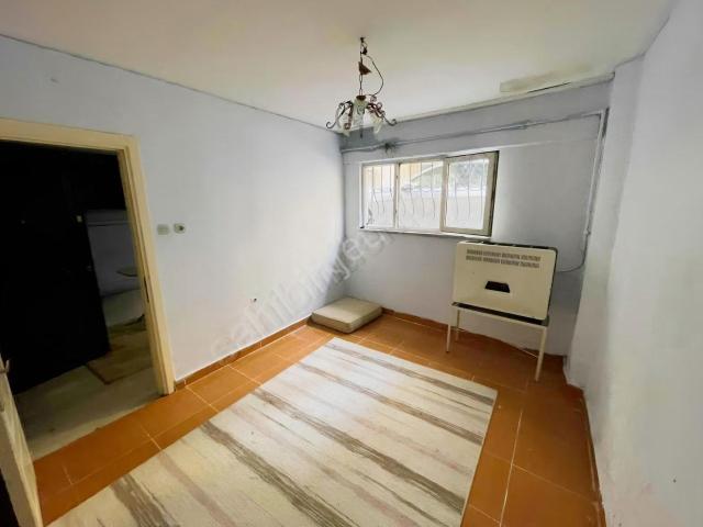 Bayrampaşa Vatan Mahallesi Gündoğan Sokakta Kiralık 1+1 Daire !