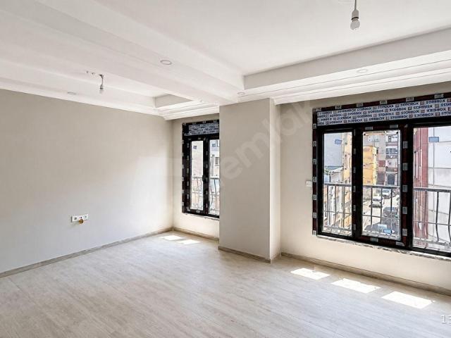 BAYRAMPAŞA VATAN MAHALLESİ'NDE SIFIR 4+2 DUBLEKS DAİRE