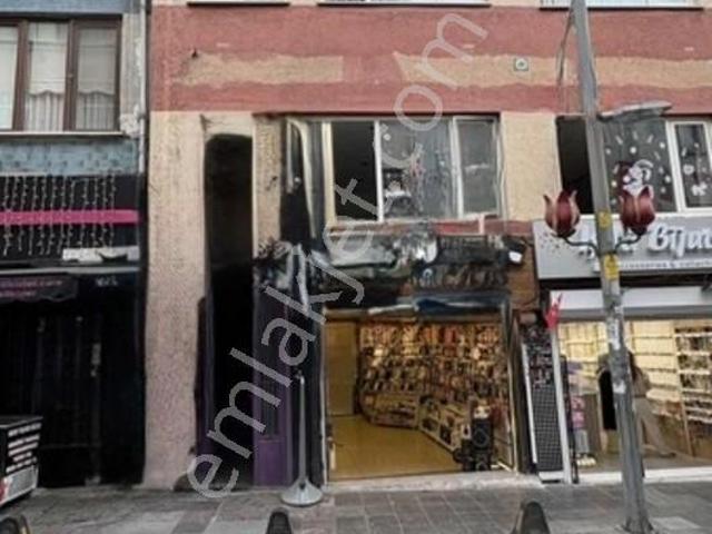 Bayrampaşa'da Caddede Kiralık 140m² Çok Amaçlı İşyeri