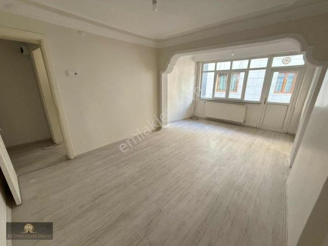 Bayrampaşada Temiz 2+1 Kiralık Daire