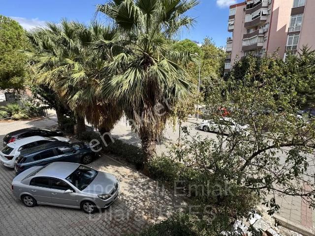 Bayraklı Mansuroğlunda Otoparklı, Asansörlü Kiralık Daire