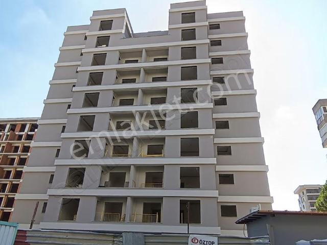 Bayraklı Mansuroğlu'nda Teras Kulanımlı Satılık 3+1 Daire