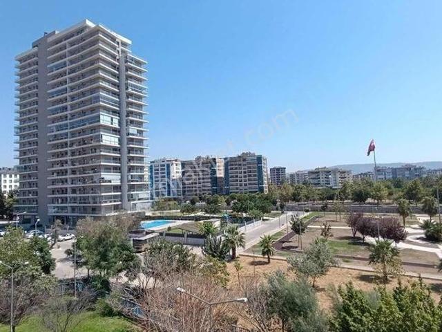 Bayraklı Osman Gazi Mahallesi Kiralık 3+1 Daire