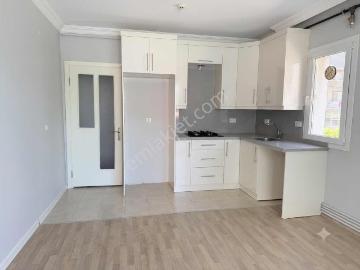 Bayraklı Osmangazi 'de Güneşkent Sitesinde 1+1 Kiralık Daire
