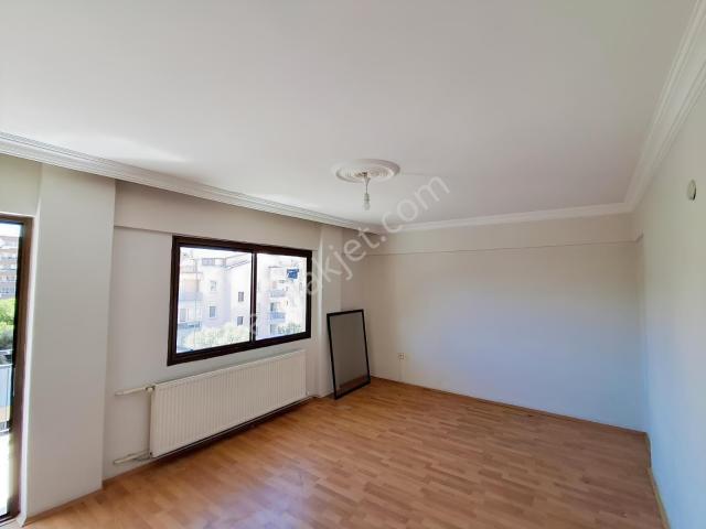 Bayraklı Osmangazi Dumlupınar Caddesi'nde 2+1 Kiralık Daire