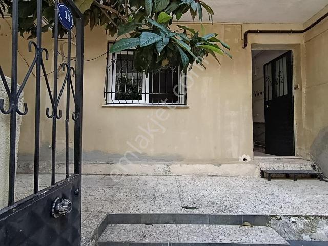 Bayraklı Osmangazi Mahallesi'nde 2+1 Kiralık Daire