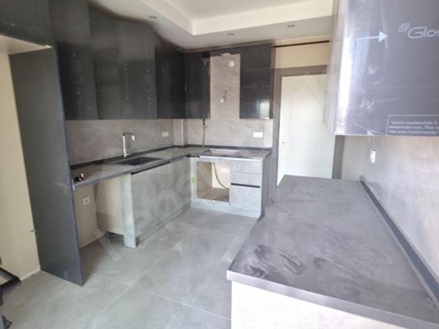 Bayraklı Osmangazide Yeni Binada Sıfır 3+1 Kiralık Daire