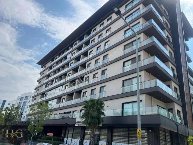 Bayraklı Avcılar Exclusive'de Eşyalı Lüks Kiralık 3+1 Daire