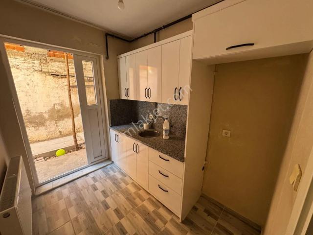 Bayraklı Çay Mahallesi'nde Kiralık 2+1 Bakımlı Daire