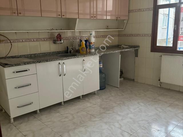 Bayraklı Adalet Mah Merkezi Konumda Geniş Ferah 2+1 Kiralık Daire