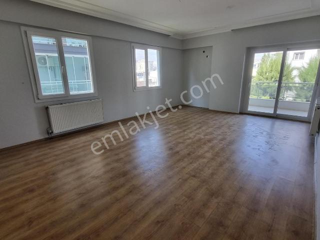 Bayraklı Adalet Mahallesi 3+1 ciritoğlu Emir Sitesi
