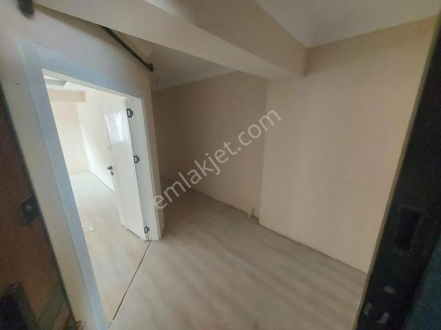 Bayraklı Alpaslan Da Kapalı Mutfak 2+1 Satılık Daire !