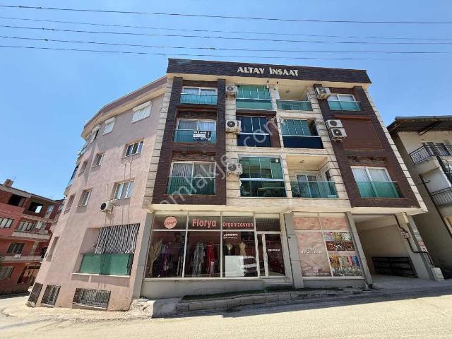 Bayraklıda Satılık Doğalgazlı 2+1 Daire