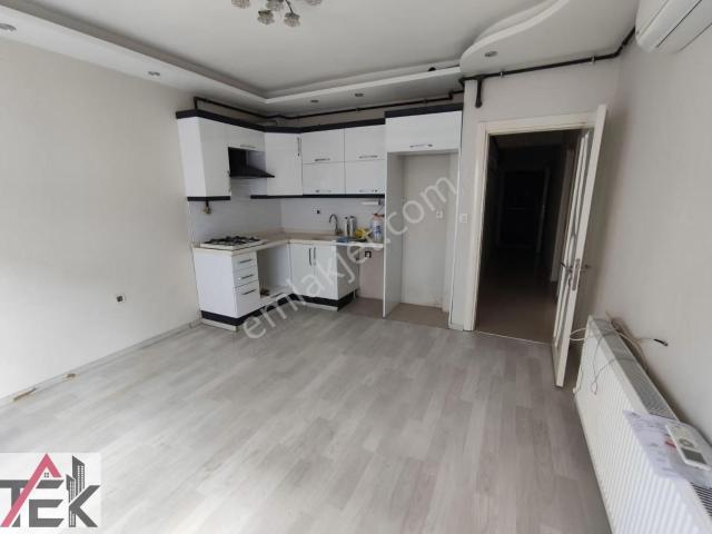 Bayraklı'da 2+1 85 M2 Kiralık Daire Asansörlü Doğalgazlı