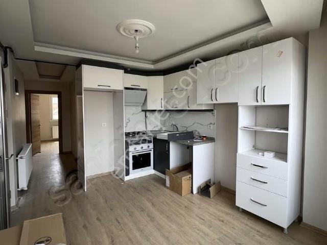 Bayraklı Erenler Mh 2+1 Dogalgazlı Geniş Kiralık Daire