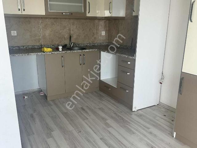 Bayraklı Erenlerde Dubleks Teraslı Kiralık 2+1 Daire