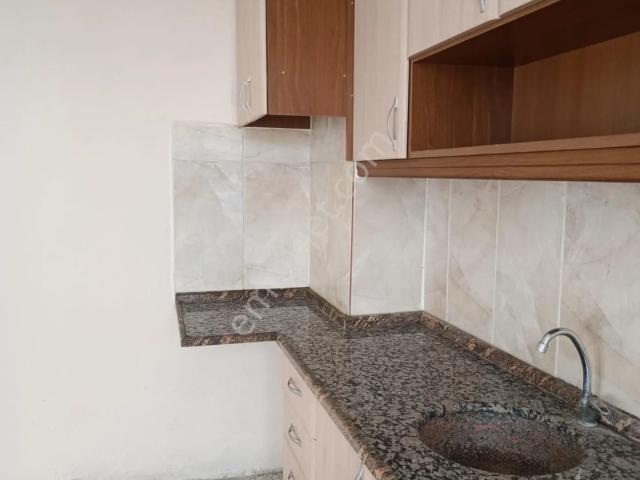 Bayraklı Fatih Cami Yakını Merkezi Konum 2+1 Kiralık Daire