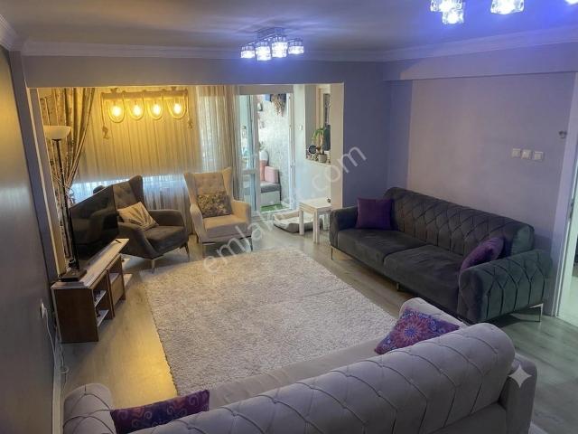 Bayraklı Kızılay Kan Merkezi Arkası Doğalgaz Kombili 3+1 Satılık