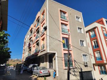Bayraklı Refik Şevket'te 2+1 Kapalı Mutfak Kiralık Daire