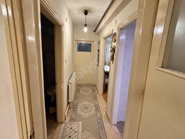 Bayraklı Sahile Ve İzbana Yürüme Mesafesinde 2+1 Daire